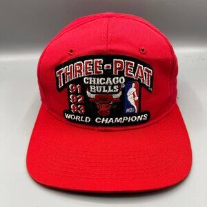 Vintage Chicago Bulls Hat Men Youngan‎ Three-Peat World Champions Snap Back Cap